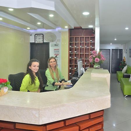 La Pera Hotel 부카라망가 외부 사진